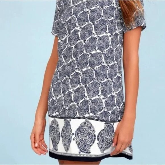 Lulu's paisley blue shift dress - Picture 2 of 9